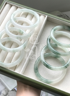 新疆天山翠飘花女款玉镯正品