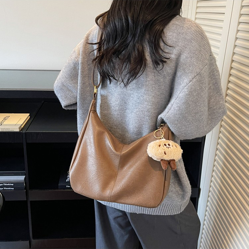 Ibrahimovic autumn and winter bag large capacity simple retro armpit bag women's 2025 new trendy commuting versatile