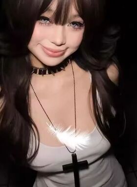 复古暗黑系木质十字架吊坠项链哥特友朋y2k亚文化锁骨链百搭配饰