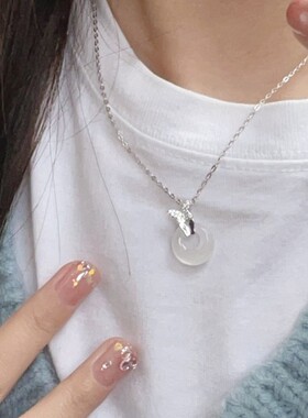 S925纯银蝶恋和田玉平安扣项链女款锁骨链百搭玉髓吊坠情人节礼物