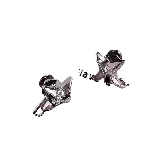 The four-pointed star waist tightening tool can be adjusted to change the size