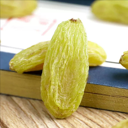 Xinjiang raisins special grade no-wash Turpan seedless large particles snacks for pregnant women and the elderly seedless origin air-dried