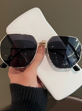 防紫外线银框墨镜|308人收藏