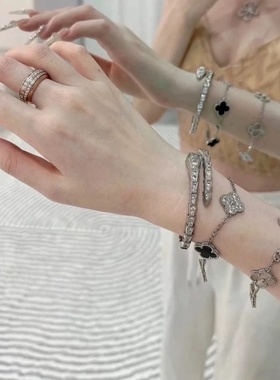 蛇形手镯女18k玫瑰金菱格满钻开口手环蛇头高级感送女朋友礼物