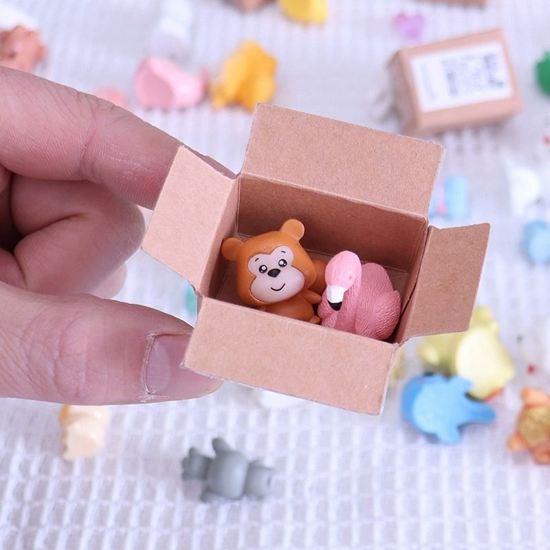 迷你快递微缩仿真食玩动物小玩具小物品快递箱盲盒儿童礼品夜光 - 图0