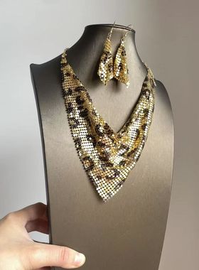 欧美复古风豹纹三角巾项链耳环套装2025新款气质设计高级感耳饰女