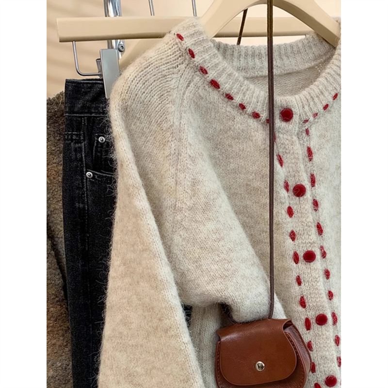 软糯加厚圆领毛衣女秋冬2025新款设计感慵懒大码内搭针织开衫上衣 - 图1