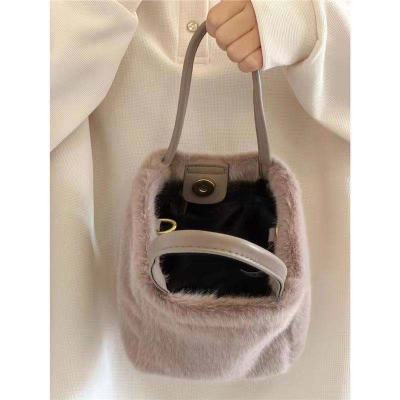 包包女2023新款秋冬毛绒包小众毛毛包手提水桶包毛茸茸单肩斜挎包,淘宝优惠券,粉丝福利购,淘宝优惠卷