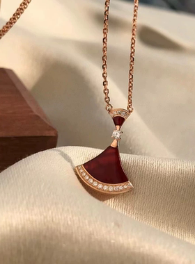 小裙子项链女镀18k玫瑰金轻奢锁骨链白贝母扇形吊坠新年白金