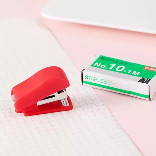 1套迷你订书机套装学习家用办公小号订书机配10订书钉 - 图1