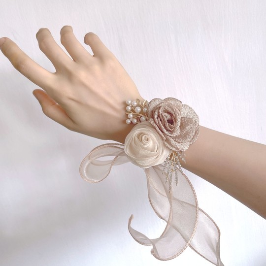 Свадебный браслет с цветами на запястье | Более 2000 дополнительных покупок