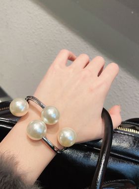 温柔气质感珍珠手镯百搭设计感配饰小众设计款原创叠戴手链简约
