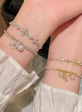 金色闪钻十字架叠戴手链女中古气质可调节手饰轻奢高级感精致配饰