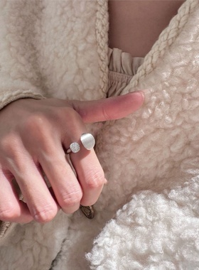 清冷意大利拉丝戒指轻奢钉子款原创小众设计高级感气质潮流