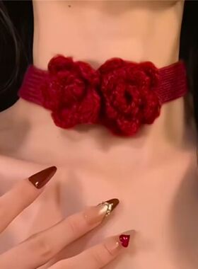 玫瑰花毛绒项链女2026秋冬新款氛围感圣诞节针织红色项链颈带