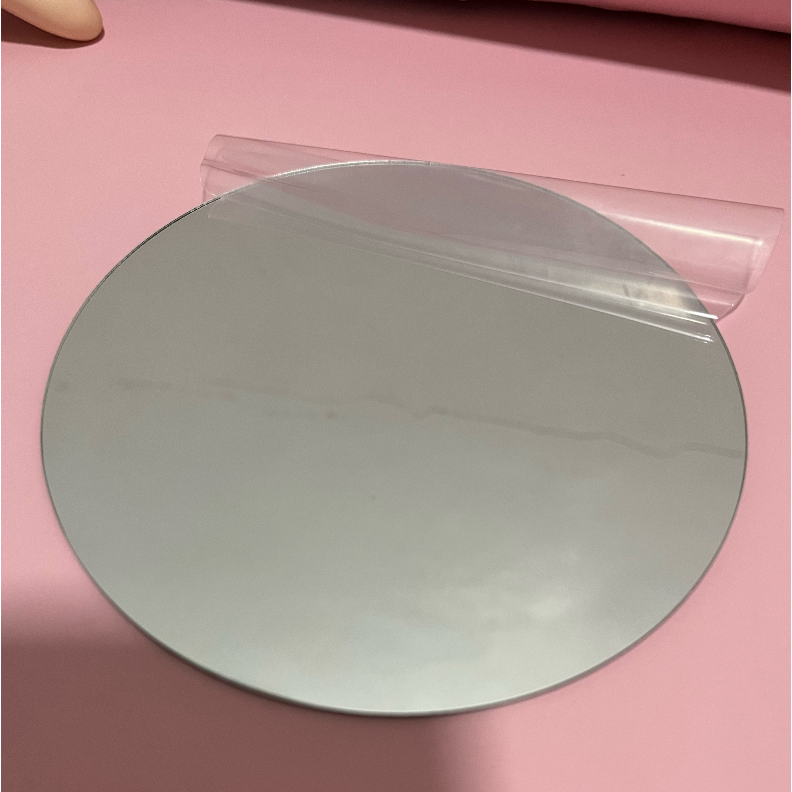 New domestically produced high-quality beautiful girl squatting anime model with base, chassis, scenery ornaments, Yono Mitsuki figure