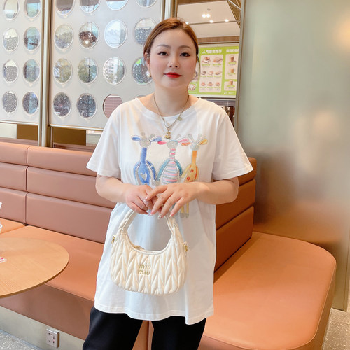 甜觅大码女装夏装新款胖mm300斤时尚烫钻长颈鹿印花T恤DF - 图2