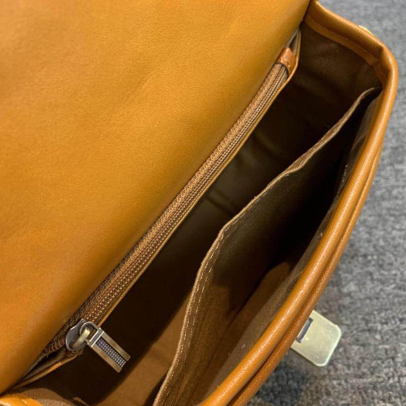 女包小众设计新品真皮女包韩版复古头层牛皮女单肩锁扣小方包简约,淘宝优惠券,粉丝福利购,淘宝优惠卷