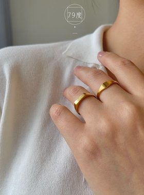 显手细质感哑光金色磨砂钛钢戒指