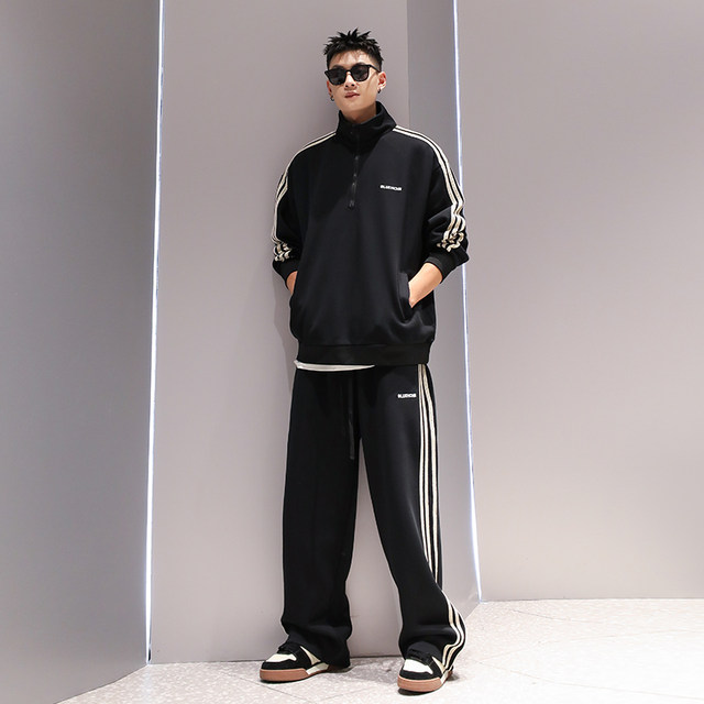 There are surgery national tide leisure sports suits spring and autumn men's tide brand semi -zipper coating sweater loose wide -leg straight trousers