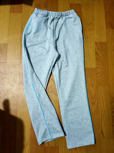 订做纯棉中小学生男女校服长裤浅灰色加浅蓝一条杠休闲运动校裤子 - 图0