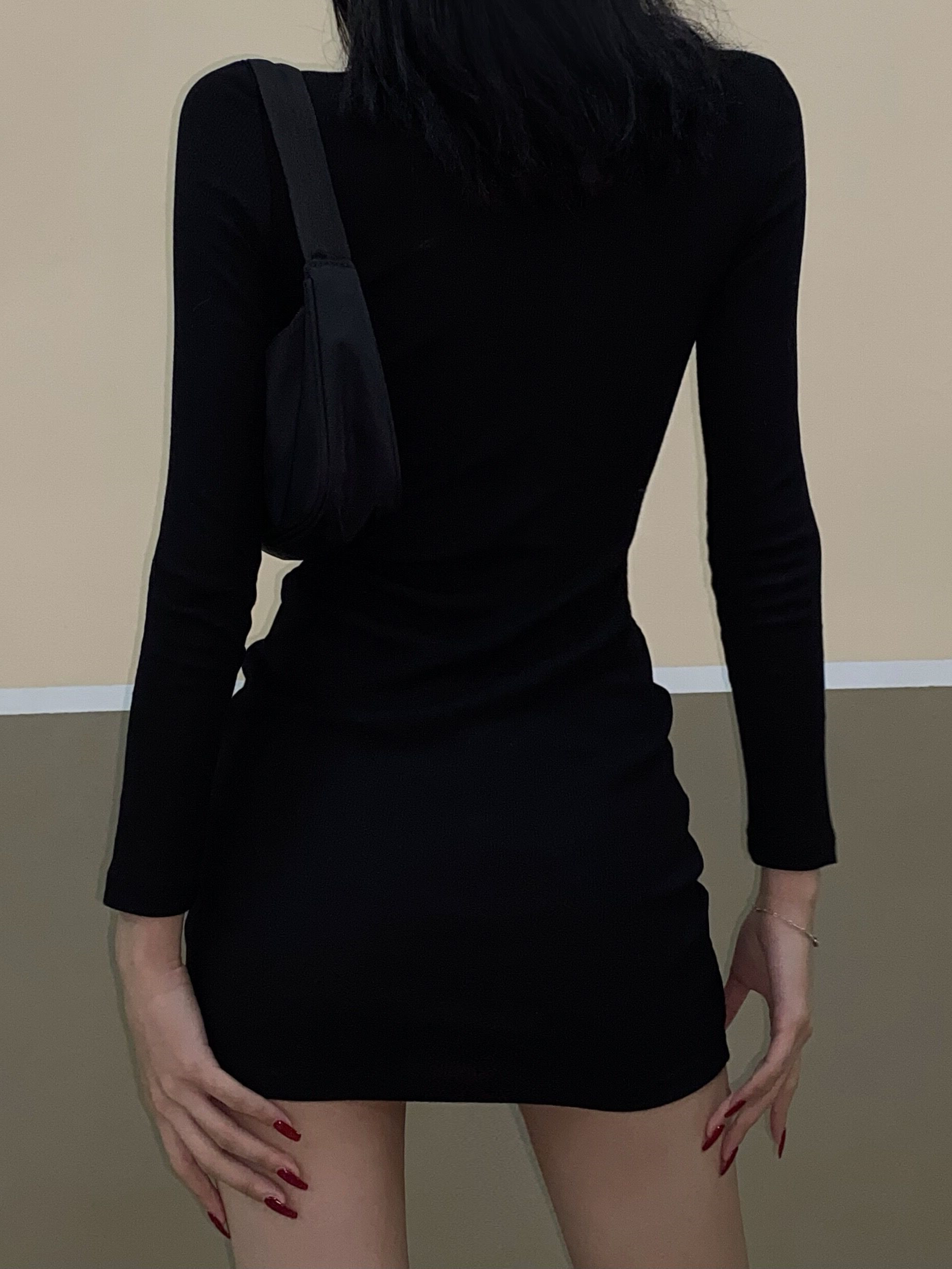 黑色修身针织连衣裙女秋冬2023年新款辣妹气质包臂性感打底长袖裙
