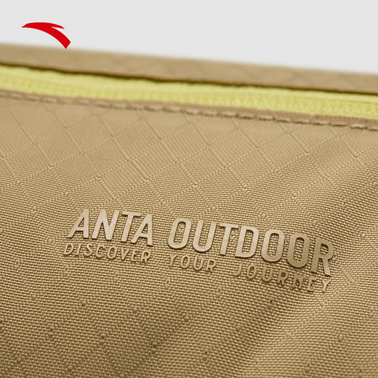 安踏斜挎包男女同款时尚户外通勤包休闲轻便百搭单肩包