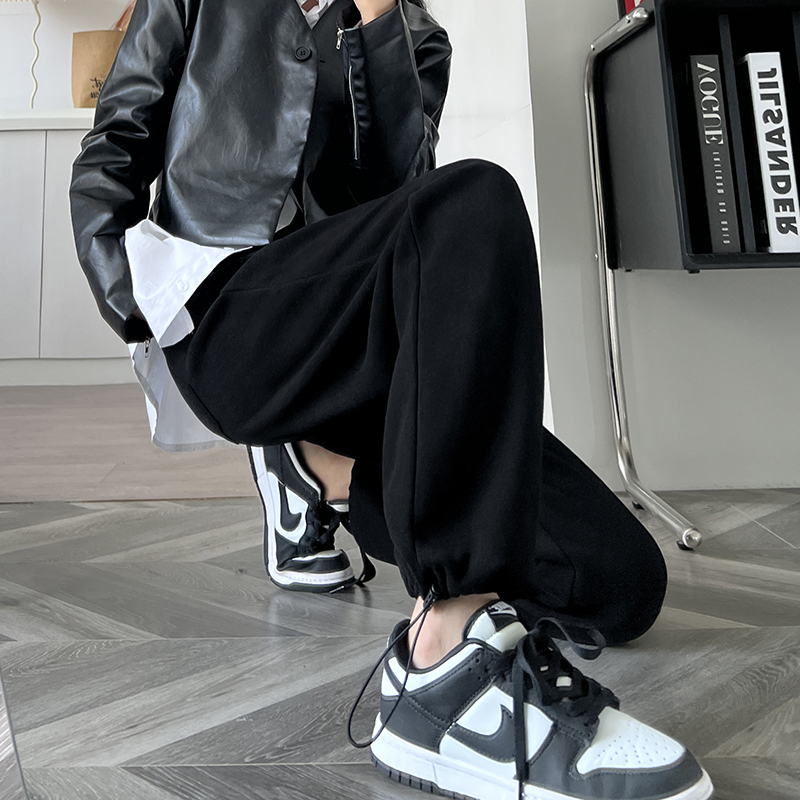 黑色大码运动裤秋冬宽松垂坠阔腿直筒裤女胖mm遮肉显瘦抽绳束脚裤 - 图1