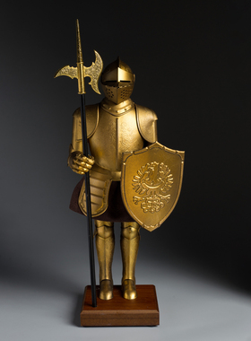 小盔甲32厘米高，带武器35厘米高，铁制