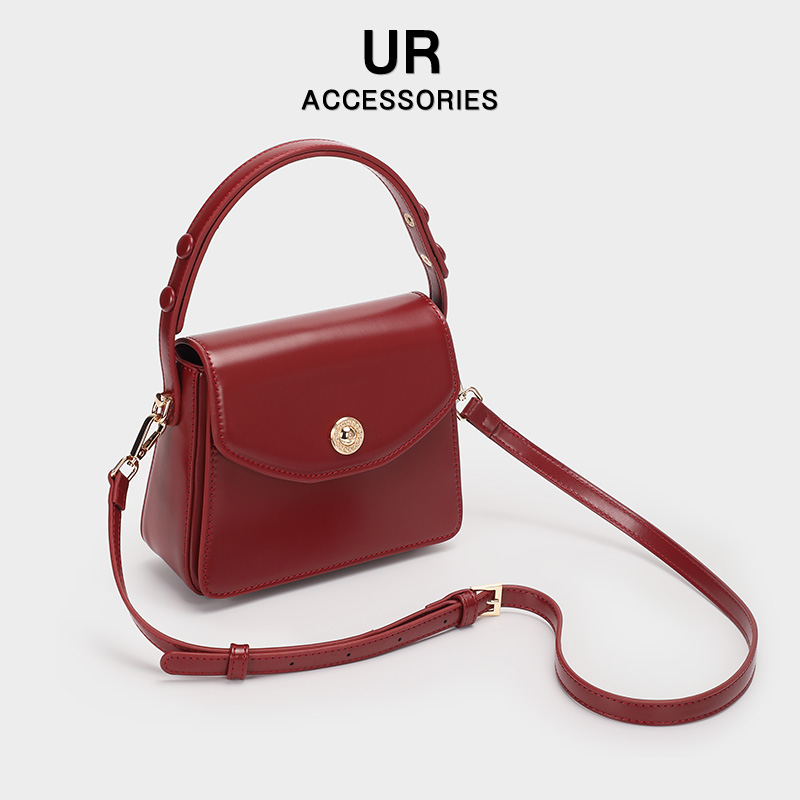 UR方糖包简约高级红色宴会结婚包2024新款女士包包单肩斜挎豆腐包