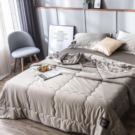 Air conditioner quilted four-piece thin washable silk antibacterial