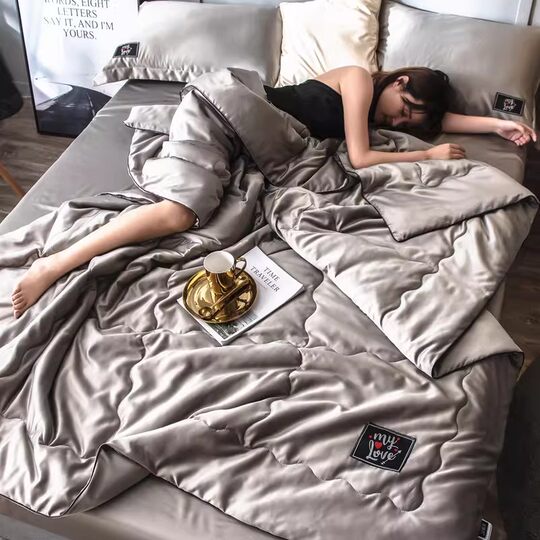 Air conditioner quilted four-piece thin washable silk antibacterial