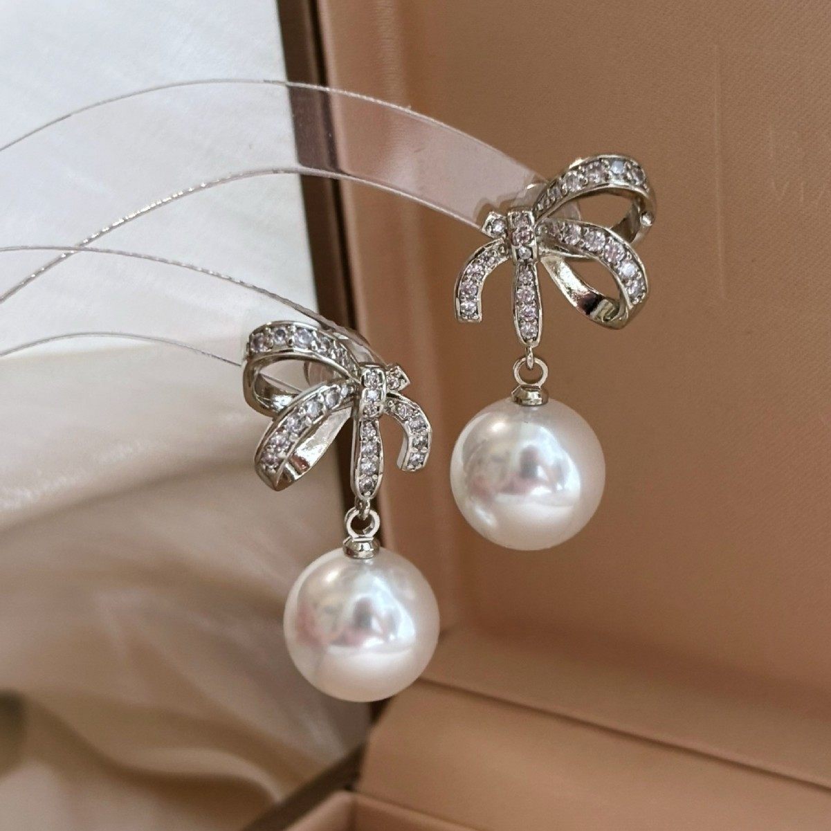 s925银针耳环满钻法式蝴蝶结耳钉女轻奢高级感施家珍珠秋冬耳饰,淘宝优惠券,粉丝福利购,淘宝优惠卷