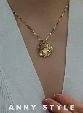 anna黄铜花朵浮雕项链