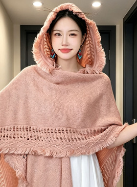 红色针织连帽保暖流苏披肩女款