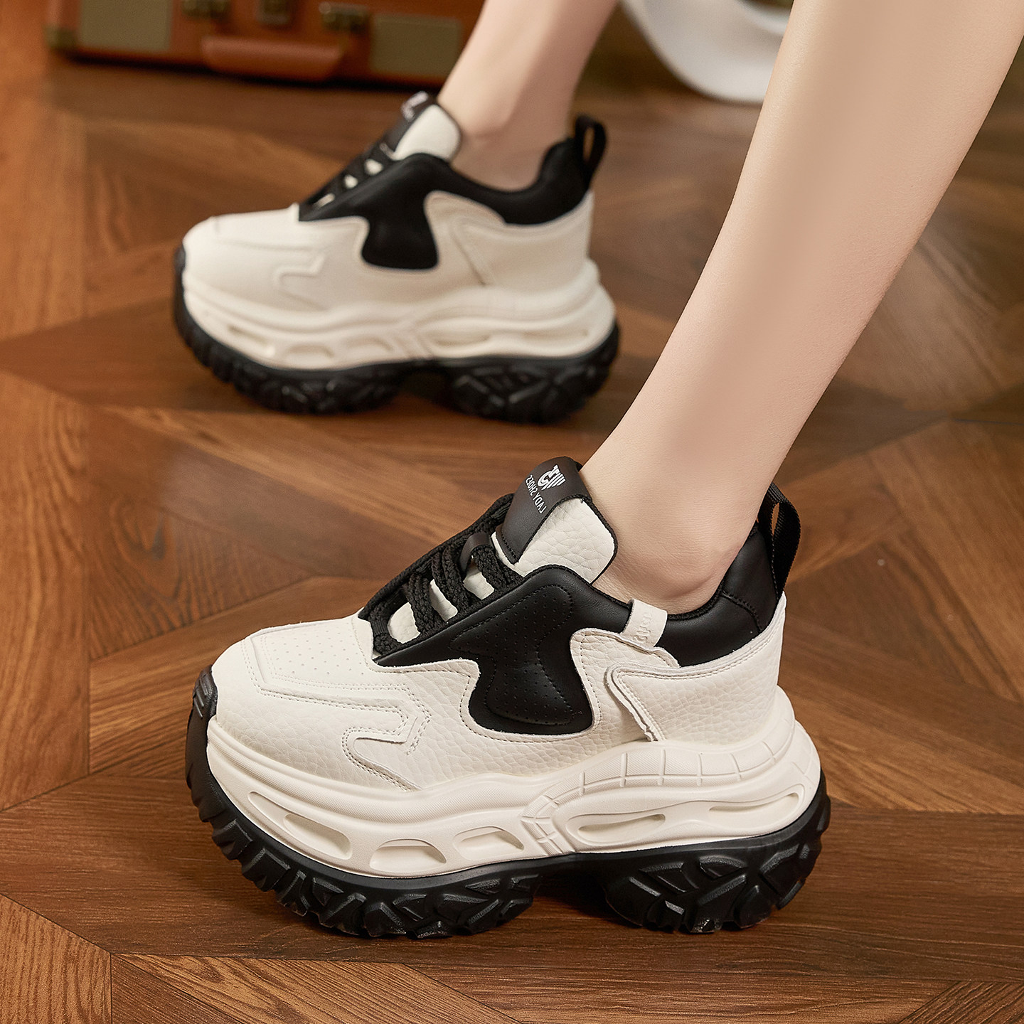 欧洲站透气真皮老爹鞋女2026春季新款厚底内增高洋气运动休闲单鞋,淘宝优惠券,粉丝福利购,淘宝优惠卷