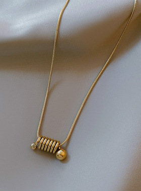 简约金色弹簧项链小众设计感螺旋锁骨链链子项链配饰 ins冷淡风