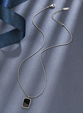 韩国黑色方牌吊坠钛钢项链女ins冷淡风锁骨颈链简约几何项链网红