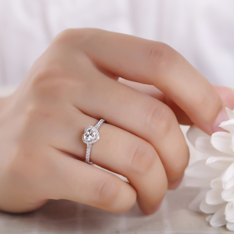 我爱钻石网钻戒女gia50分订婚戒 我爱钻石网手饰