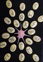 Spot Persian woman-natural lemon crystal lun stone such as niite RUNE tarot crystal