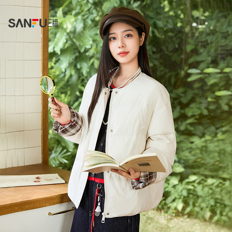 三福羽绒服女2025新款冬季韩系围脖格子撞色袖宽松外套女装844061