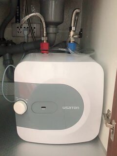 Ashtonton small kitchen treasure anti-electricity wall inlet water outlet housekeeper yong electric water heater water storage quick heating safety valve