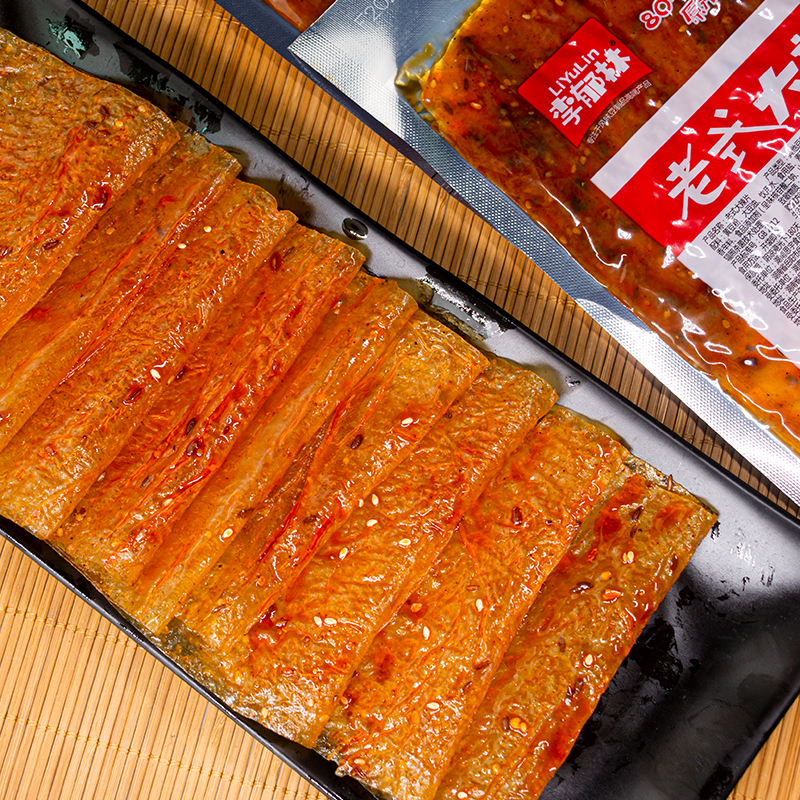 袋装老式大辣片儿时怀旧手撕豆腐片网红麻辣条素肉休闲必备小零食