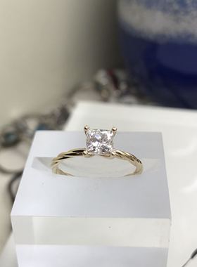 18k金方形麻花指环莫桑钻可定制