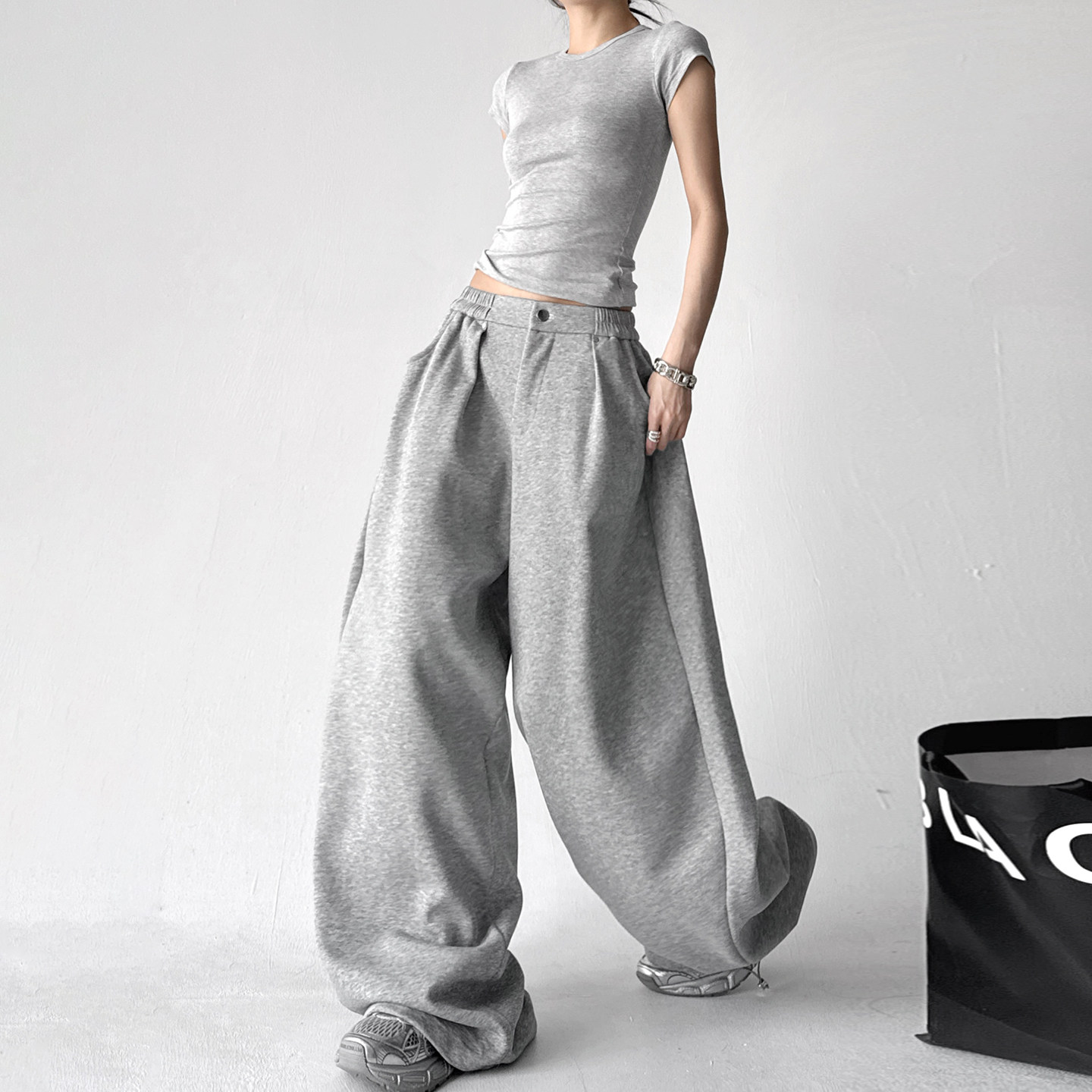 韩系穿搭休闲运动裤女2025春装新款高腰阔腿裤宽松显瘦灰色长裤子,淘宝优惠券,粉丝福利购,淘宝优惠卷