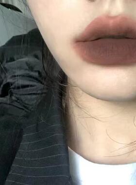 【小红书推荐】烟熏巧克力色唇泥