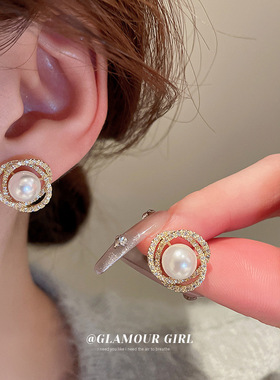 钛钢锆石环绕珍珠吊坠项链耳钉套装法式复古轻奢锁骨链时尚项饰女