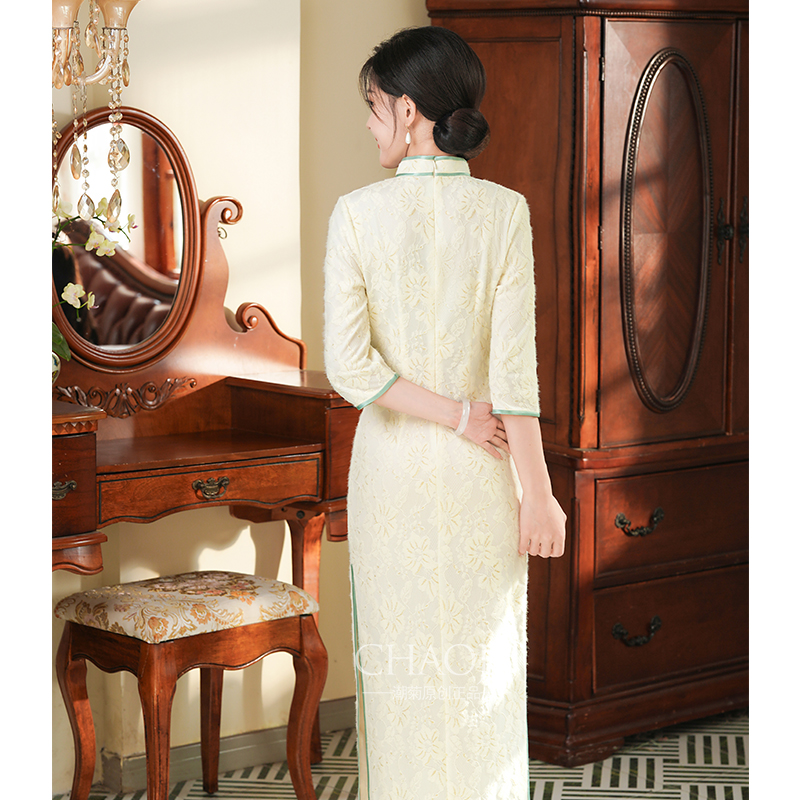  潮菊旗袍