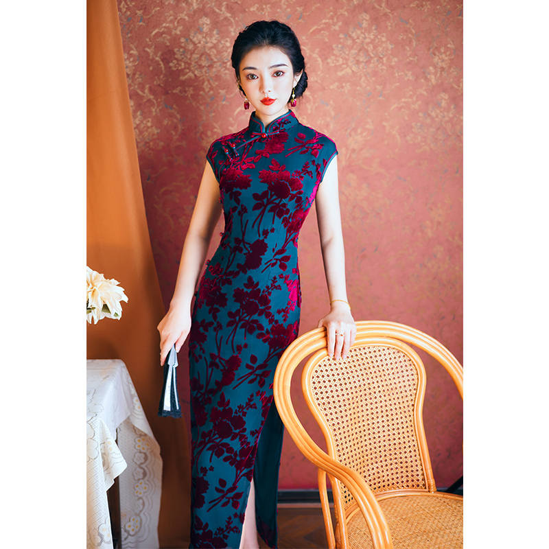 旗袍2024新款高端走秀演出服宴会主持人礼服大码复古真丝丝绒妈妈