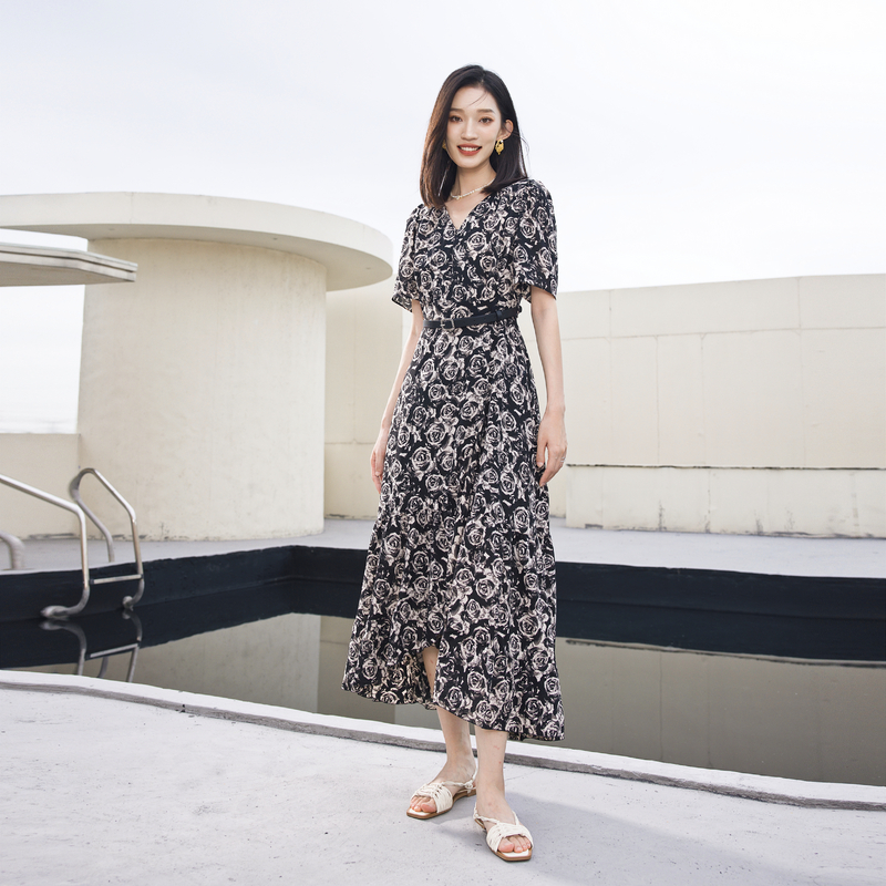 婉甸2025夏季新品黑白玫瑰花短袖连衣裙1242N79XD5